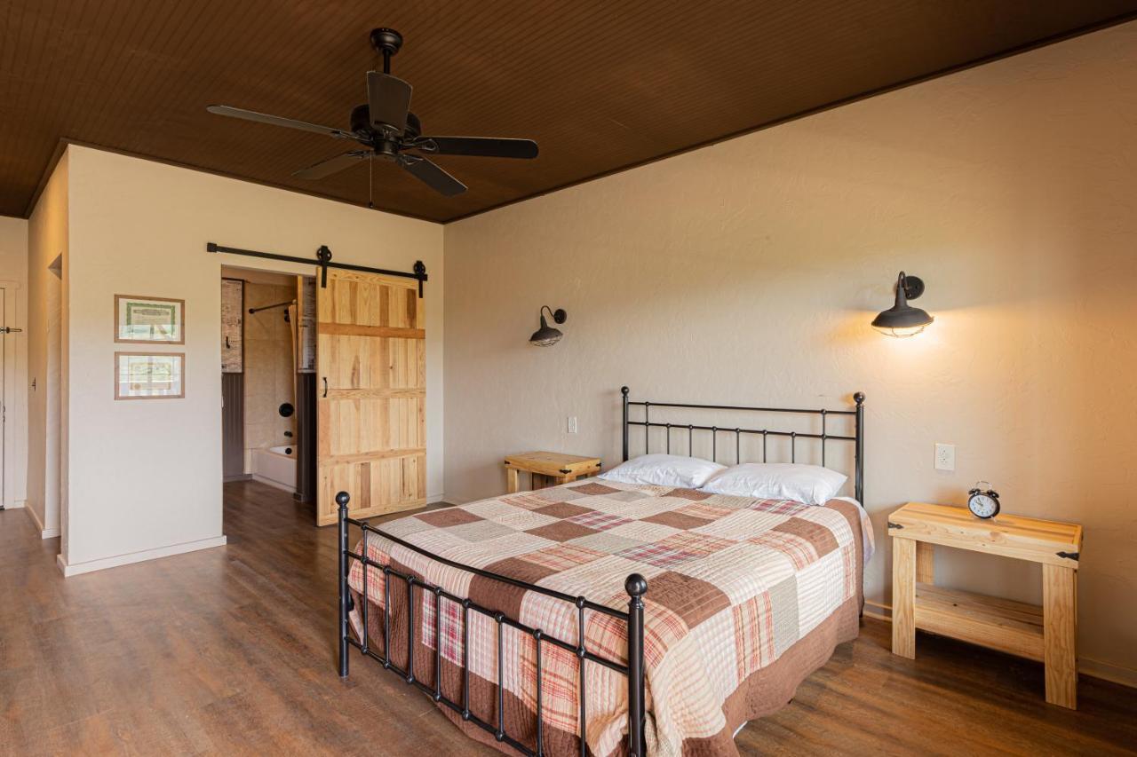 Miners Cabin #4 - King Bed - Private Balcony With Views Tombstone Exteriör bild
