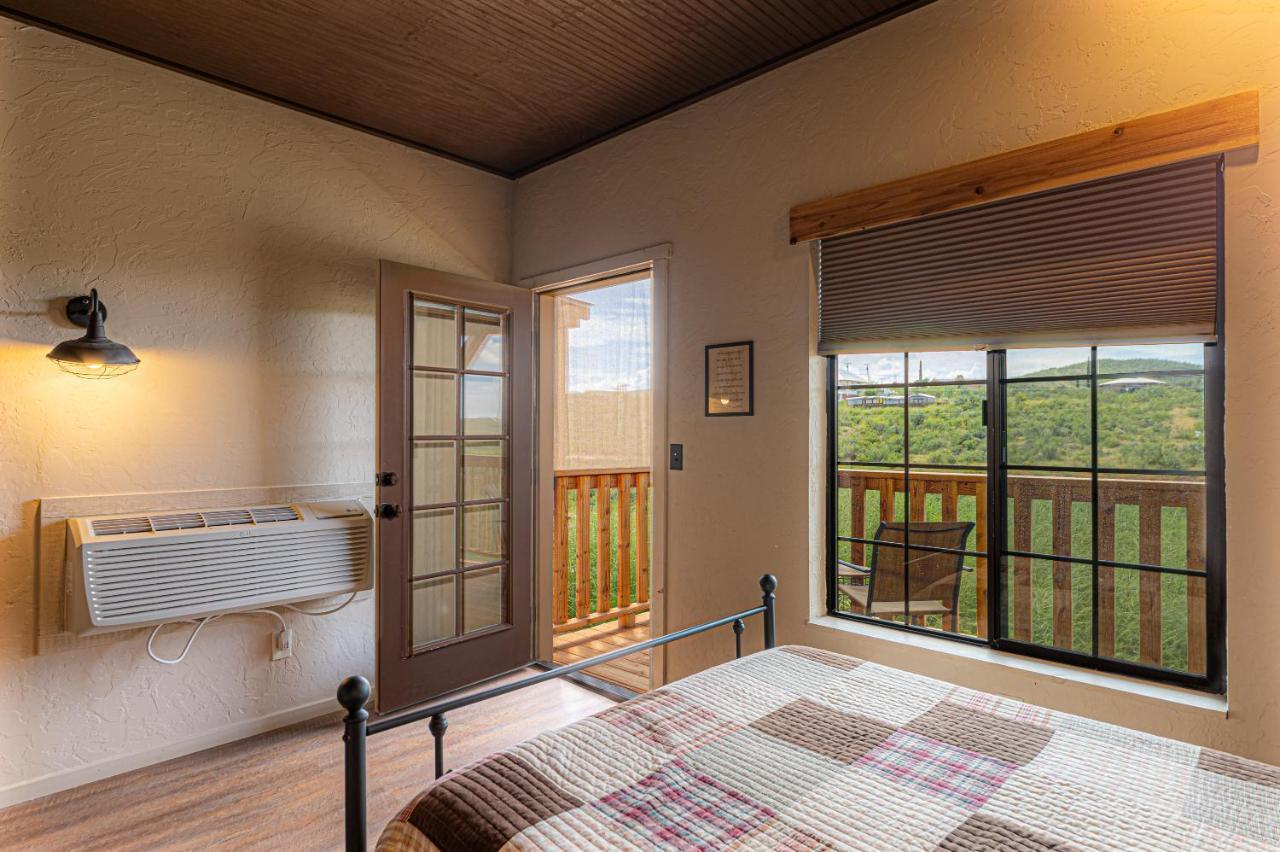 Miners Cabin #4 - King Bed - Private Balcony With Views Tombstone Exteriör bild