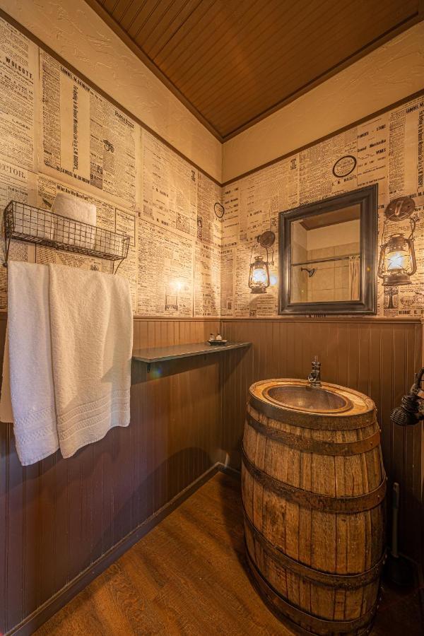 Miners Cabin #4 - King Bed - Private Balcony With Views Tombstone Exteriör bild